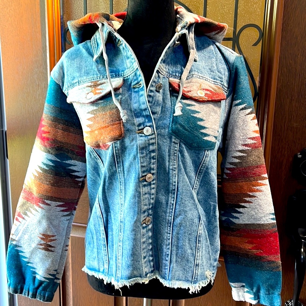 🎁 Blue🌵Aztec Print Distressed Hem Denim Jacket - Picture 4 of 16
